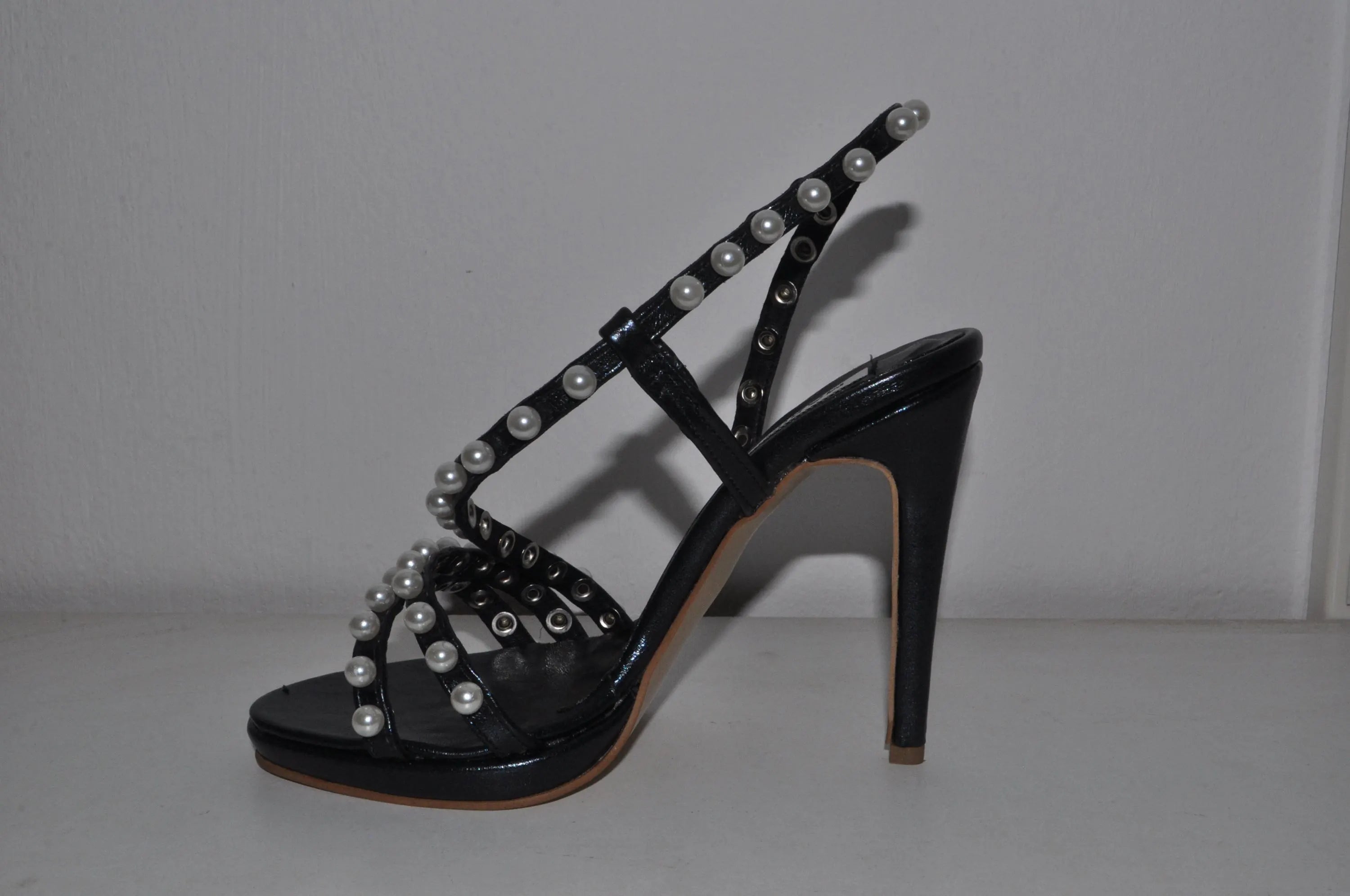 “Designer Women’s Pure Pearls Black High Heel Sandals – Sophisticated Evening Heels”